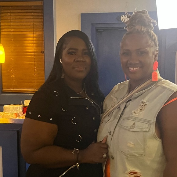 We Co-Host together both of our closets - Picture 3 of 7